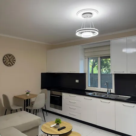 Cozy Nest - Near Airport & Centre Apartament *