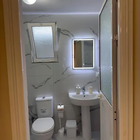 Cozy Nest - Near Airport & Centre Apartament *