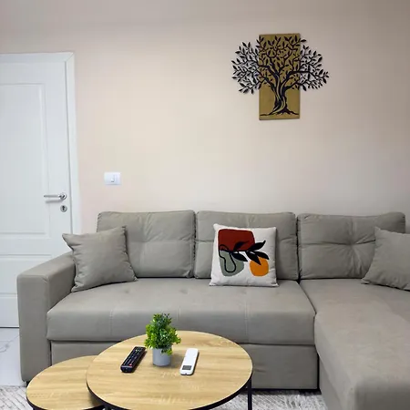 Apartament Cozy Nest - Near Airport & Centre *