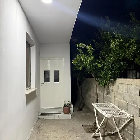 Cozy Nest - Near Airport & Centre